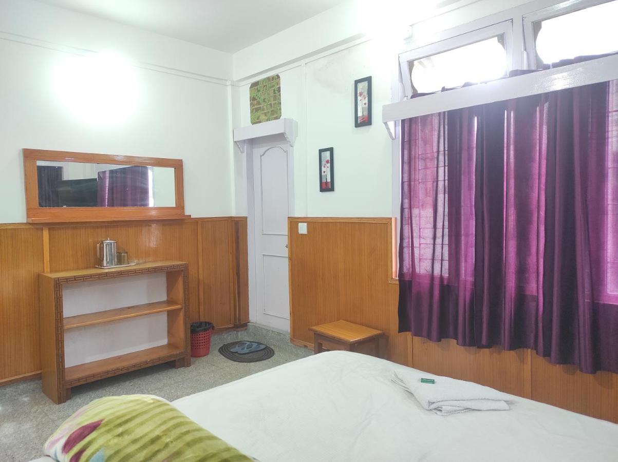 Hotel Tawang Regency Extérieur photo