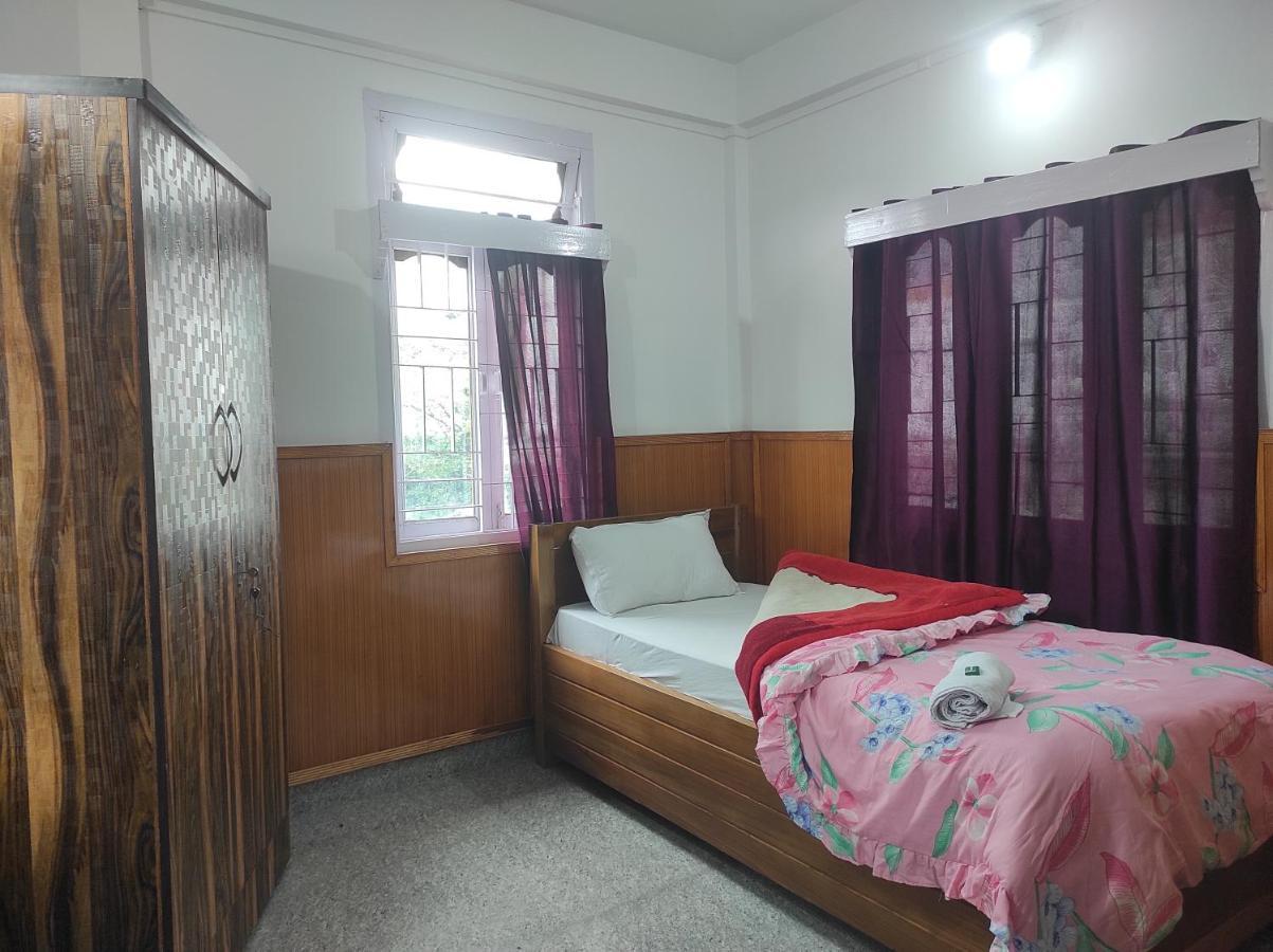 Hotel Tawang Regency Extérieur photo