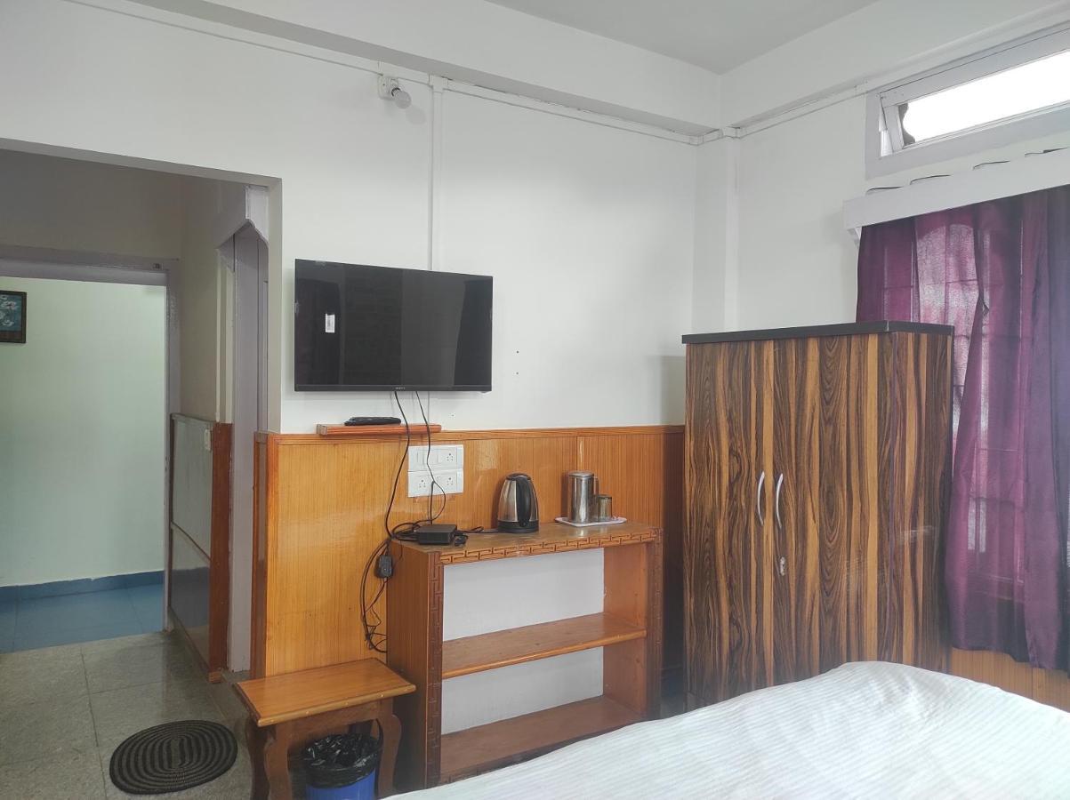 Hotel Tawang Regency Extérieur photo