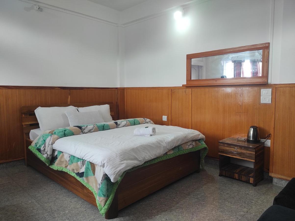 Hotel Tawang Regency Extérieur photo
