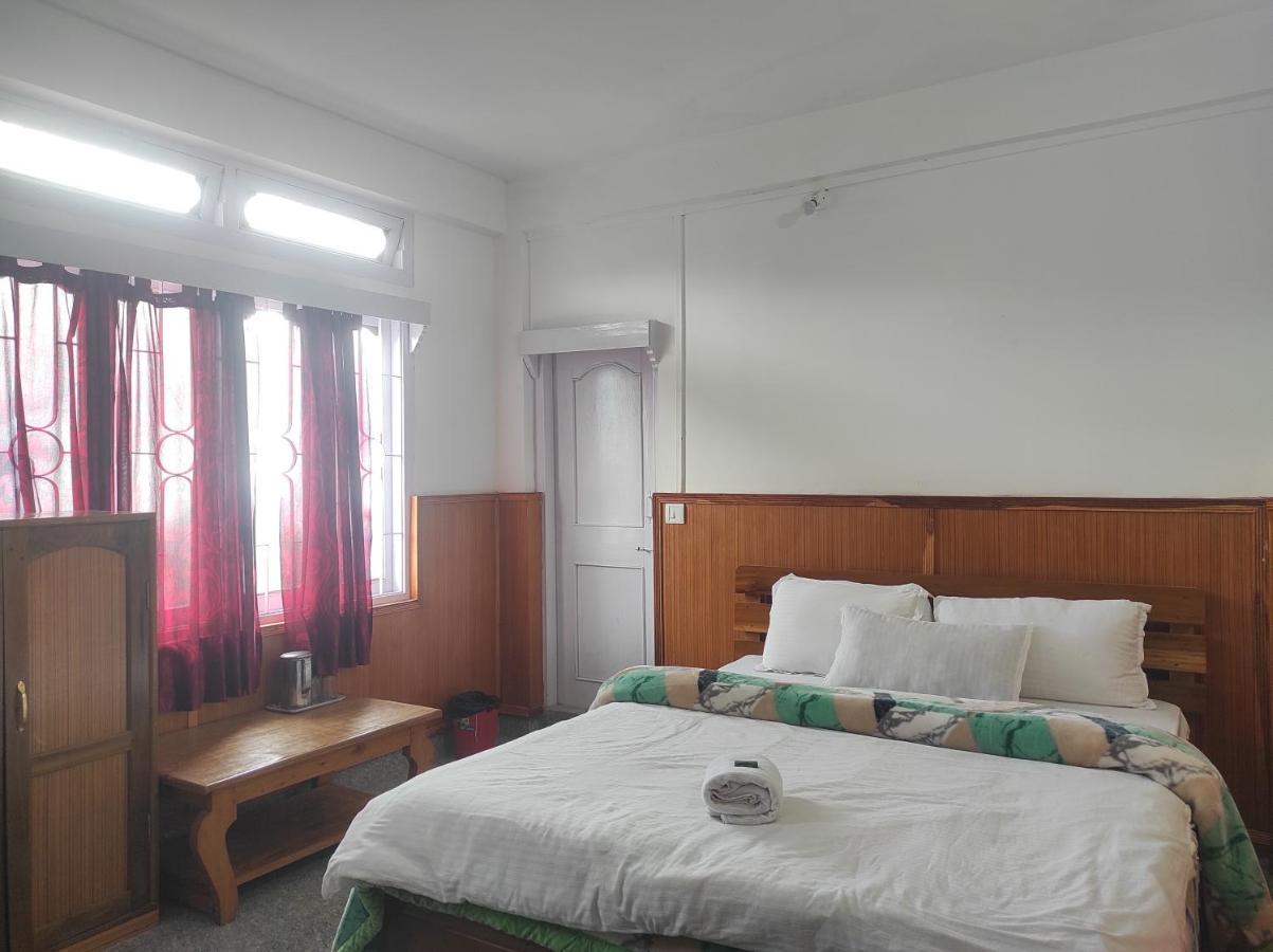 Hotel Tawang Regency Extérieur photo