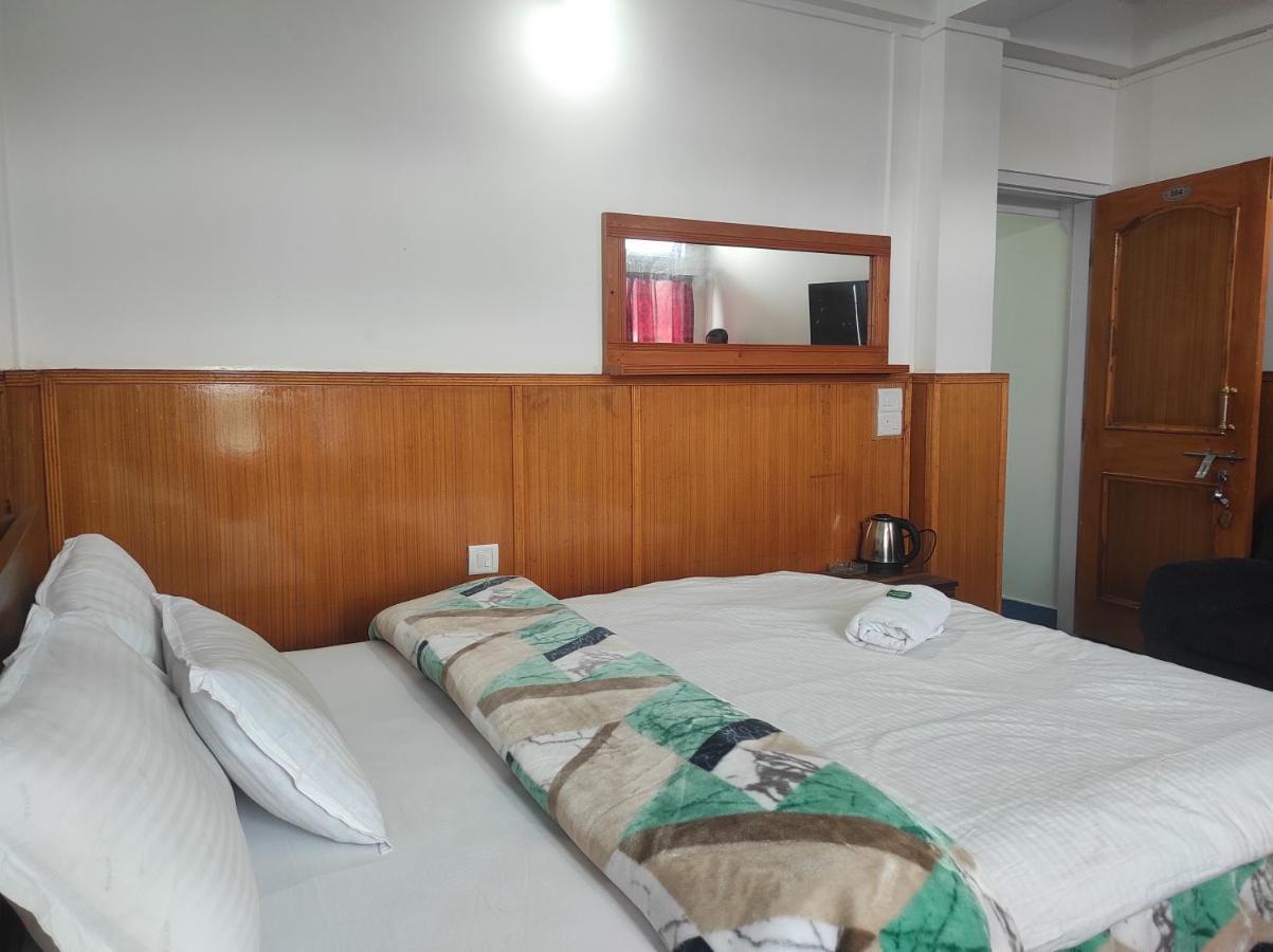 Hotel Tawang Regency Extérieur photo