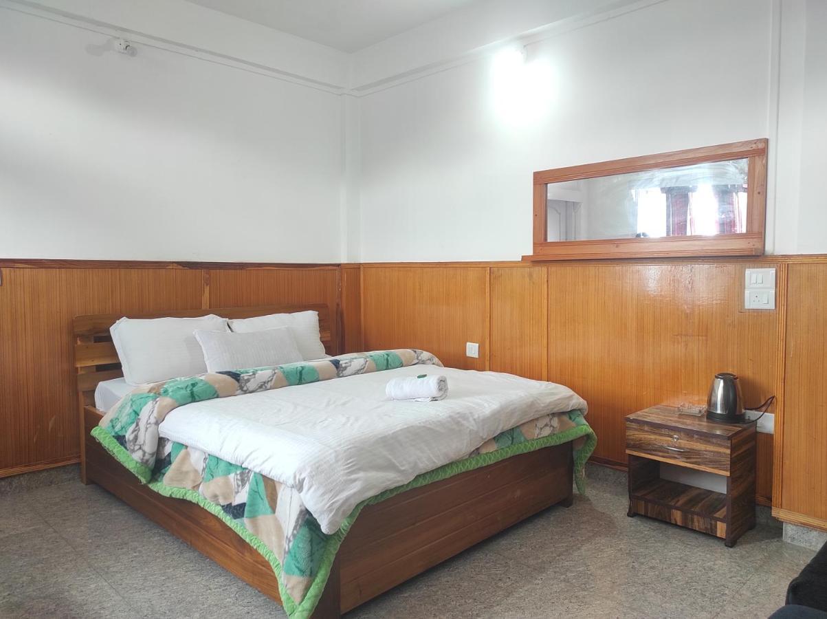 Hotel Tawang Regency Extérieur photo